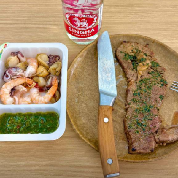 Nothing hits the spot like Thai-style seafood!